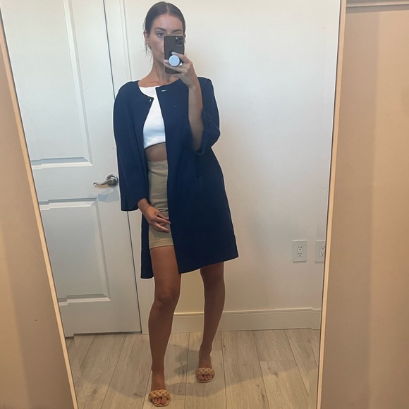 St. John One Button Overcoat - Picture 9 of 16